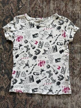 Hannah Montana size 6-6x tshirt